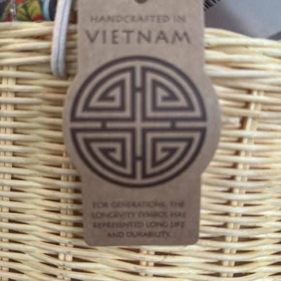 Wicker Basket Tote Handcrafted in Vietnam - Picture 10 of 16